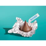 Hershey's Kisses Milk Chocolate Candy – Party Pack 35.8 oz, Classic Bite-Sized Treats - Image 7